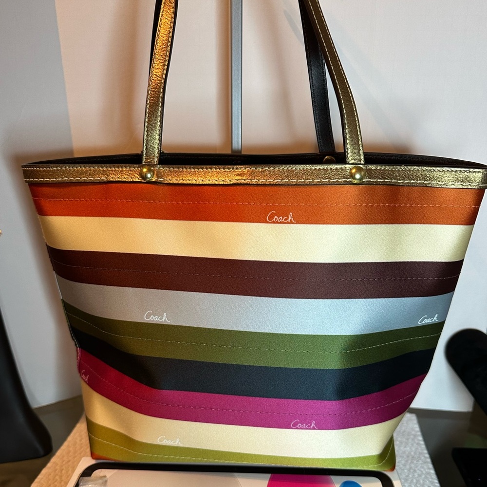 Giftible New iconic 2007 Large Coach legacy tote green orange , blue stripes - Picture 4 of 12